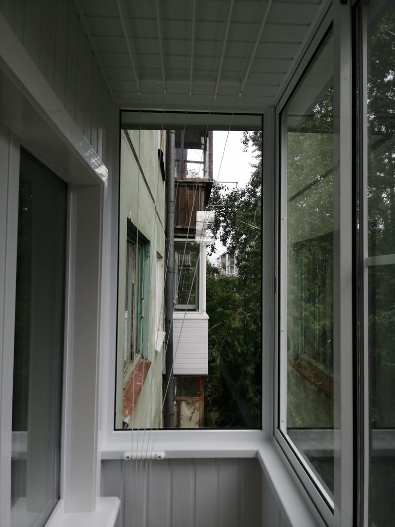 Остекление балкона с отделкой в хрущевке - фото 3